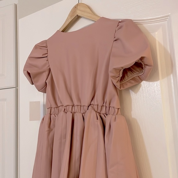 Mauve Glow Pleated Cap-Sleeve Surplice Dress - Picture 9 of 12